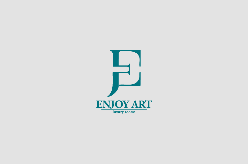 Enjoy Art Luxury Rooms – logo ufficiale della struttura di Napoli con iniziale E stilizzata e scritta blu su fondo chiaro.